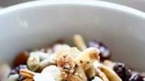 Homemade Granola Recipe ( VEGAN + Gluten-free) Homemade Granola Recipe ( VEGAN + Gluten-free)