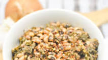 Slow Cooker Black-Eyed Peas with Kale and Garlic Slow Cooker Black-Eyed Peas with Kale and Garlic