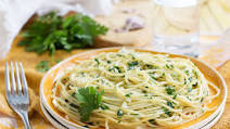 Pasta With Garlic and Olive Oil Pasta With Garlic and Olive Oil