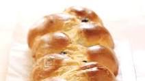 Sweet and Golden Easter Bread Sweet and Golden Easter Bread