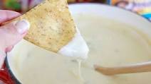 Crock pot white queso dip Crock pot white queso dip