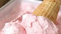 Strawberry Ice Cream (No-Churn, 2-Ingredient) Strawberry Ice Cream (No-Churn, 2-Ingredient)