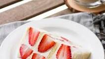 Strawberry Sando (Japanese Fruit Sandwich) Strawberry Sando (Japanese Fruit Sandwich)