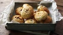 How to make eccles cakes How to make eccles cakes