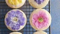 Shortbread Biscuits Decorated with Edible Flowers Shortbread Biscuits Decorated with Edible Flowers