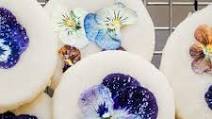 How to Make Pansy Topped Shortbread Cookies How to Make Pansy Topped Shortbread Cookies
