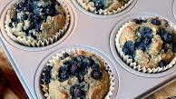 These 100-Calorie Muffins Are Bursting With Sweet Blueberries and Made Without Refined Sugar These 100-Calorie Muffins Are Bursting With Sweet Blueberries and Made Without Refined Sugar