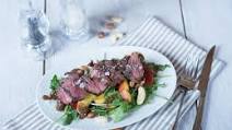 Summer salad with steak and nectarine Summer salad with steak and nectarine