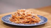 Penne Pasta With Tomato Sauce & Bacon Penne Pasta With Tomato Sauce & Bacon