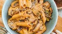 Vegan Mushroom Stroganoff Vegan Mushroom Stroganoff