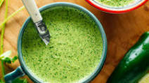 Aji Verde (Spicy Peruvian Green Sauce) Aji Verde (Spicy Peruvian Green Sauce)
