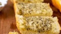 Easy Garlic Herb Bread Easy Garlic Herb Bread