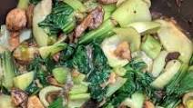 Chinese-Style Baby Bok Choy with Mushroom Sauce Chinese-Style Baby Bok Choy with Mushroom Sauce