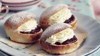 Cream buns Cream buns