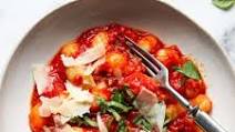 Easy Marinara Gnocchi – ready in 10 minutes! Easy Marinara Gnocchi – ready in 10 minutes!