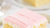 Easy Yellow Cake with Buttercream Frosting Easy Yellow Cake with Buttercream Frosting