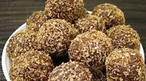 Raw Vegan Chocolate Fruit Balls Raw Vegan Chocolate Fruit Balls