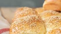 Easy Sesame Bread Rolls Easy Sesame Bread Rolls
