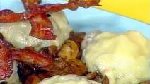 Low Carb Big Beef Bacon Cheeseburgers with Sauteed Mushrooms Low Carb Big Beef Bacon Cheeseburgers with Sauteed Mushrooms